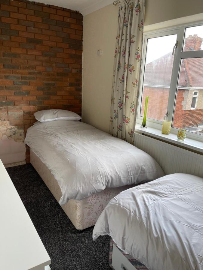 Spacious, Sleeps 17, 3 Bathrooms, Parking, Mansfield Luaran gambar