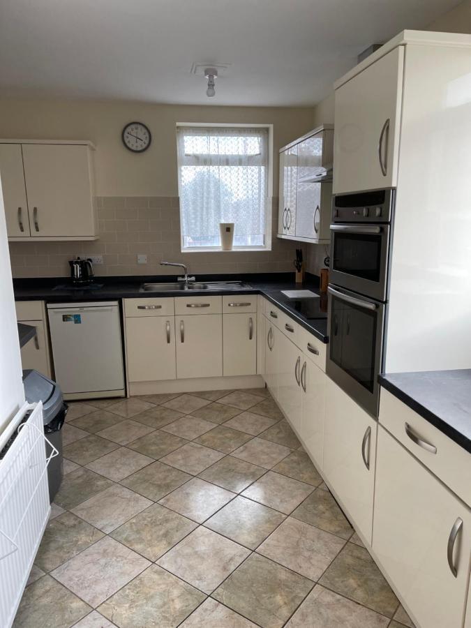Spacious, Sleeps 17, 3 Bathrooms, Parking, Mansfield Luaran gambar