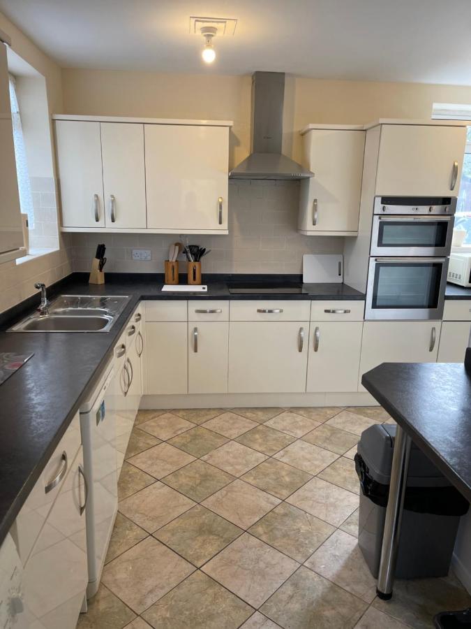 Spacious, Sleeps 17, 3 Bathrooms, Parking, Mansfield Luaran gambar