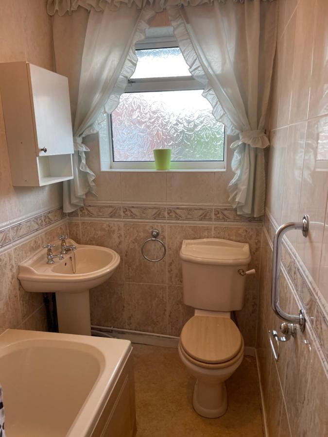 Spacious, Sleeps 17, 3 Bathrooms, Parking, Mansfield Luaran gambar