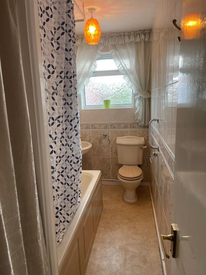 Spacious, Sleeps 17, 3 Bathrooms, Parking, Mansfield Luaran gambar